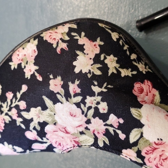 5" FLOWER STELLETO HEALS.  Pink floral print on black fabric. Charlotte Ross. 5. - Picture 8 of 12